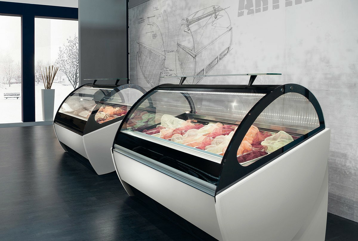 ויטרינות לעוגות ולקינוחים